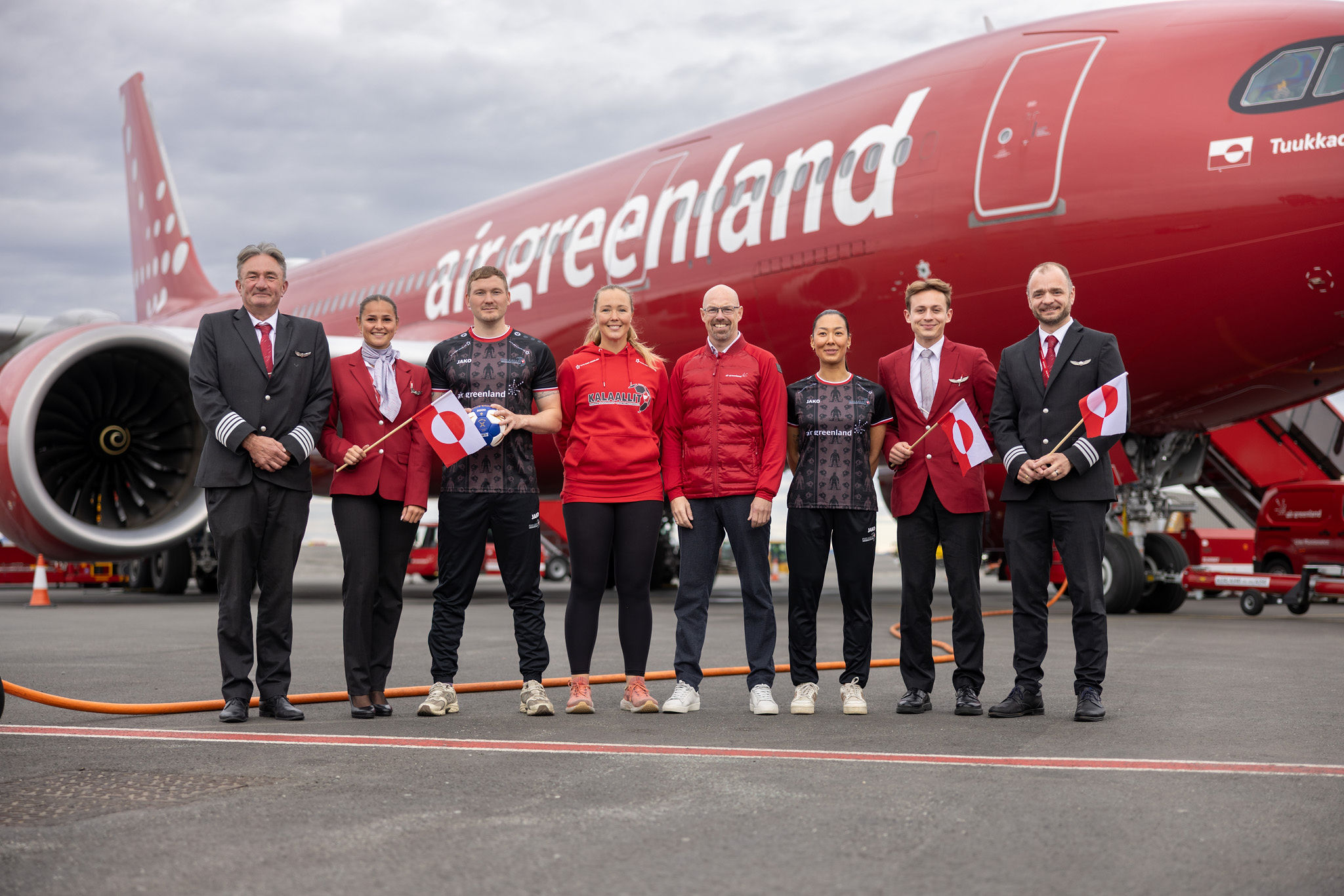 Isumaqatigiissutip atsiorneqarnerata kingornagut peqataasut tamarmik Tuukkap saani assilisipput timmisartumi inuttat ilaat peqatigalugit. Tuukkap piukkunnartut, nunanut allanut unammisartut, sungiusaasut holdlederillu ukioq mannamiit sungiusariarneranni unammiartornerannilu timmisartuuttassavai.