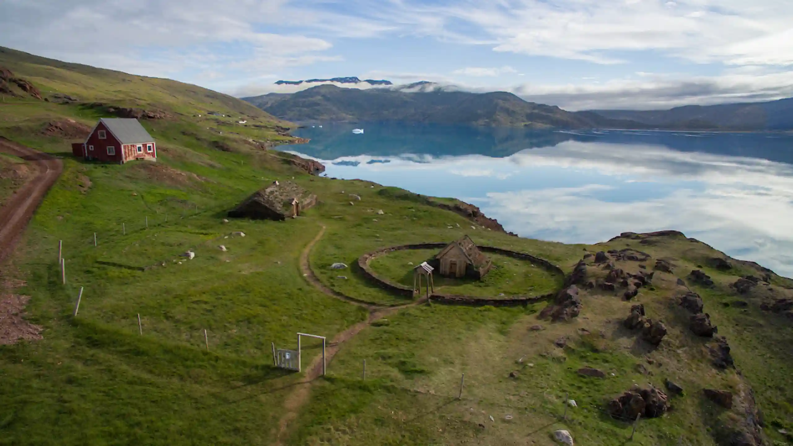 Qassiarsuk & Eriksfjord. Photo Aningaaq R. Carlsen, Visit Greenland