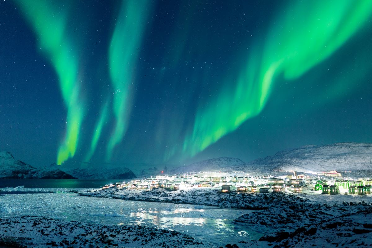 9049 Northern Lights Over Nussuaq, Nuuk. Photo Rebecca Gustafsson , Visit Greenland