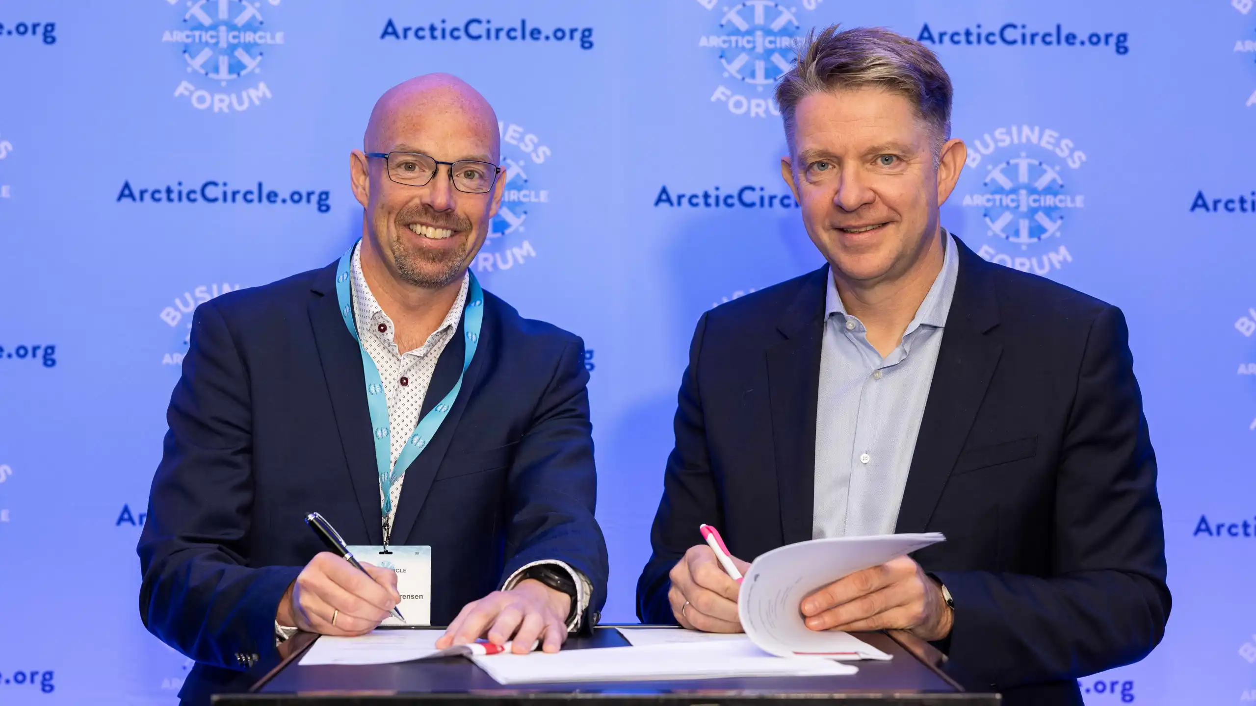 The two CEOs of Icelandair and Air Greenland are pleased that they have now managed to reach a formal agreement.
