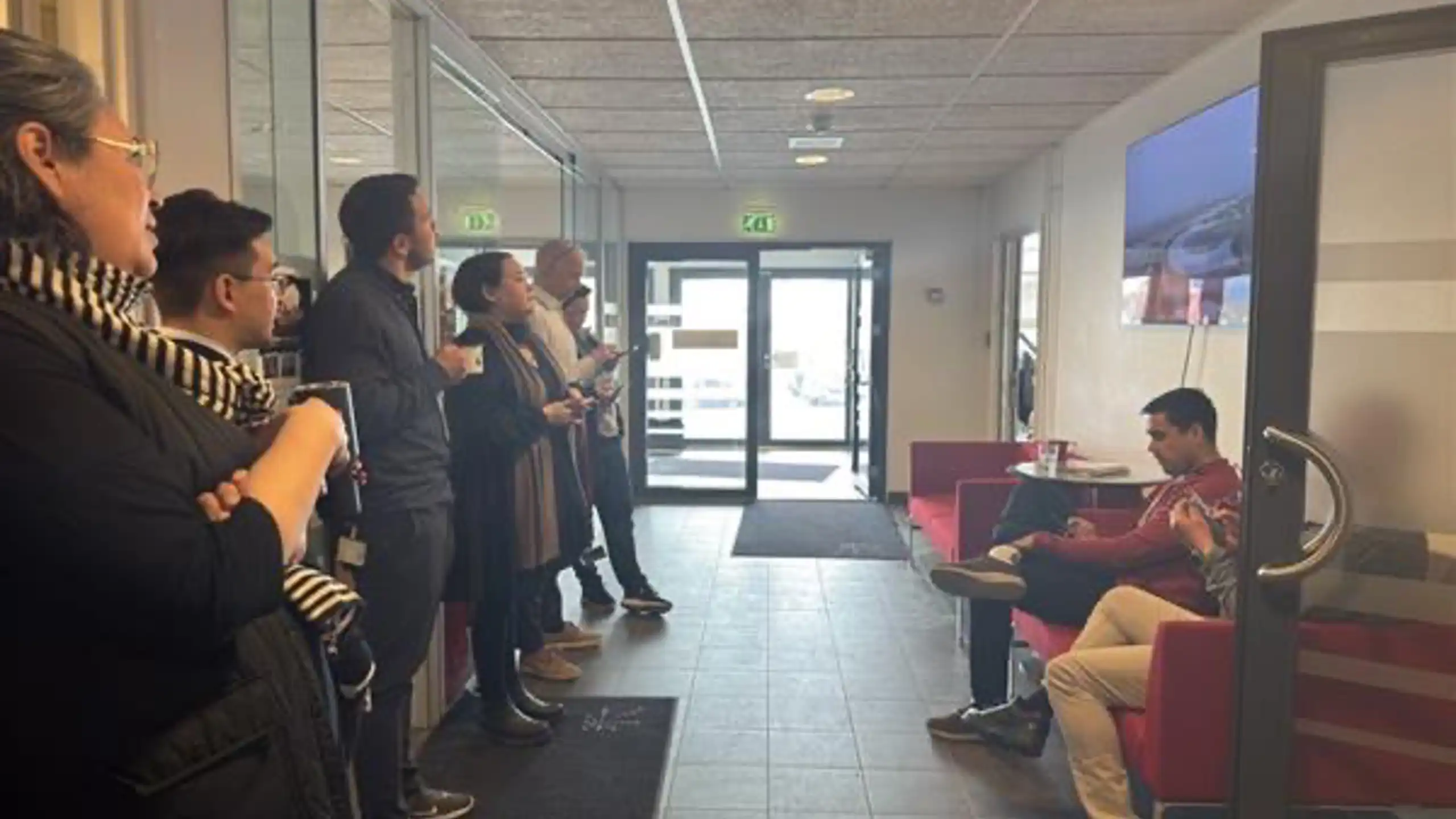 Colleagues gathered following on Youtube. Photo: Lars Kleemann-Andersen