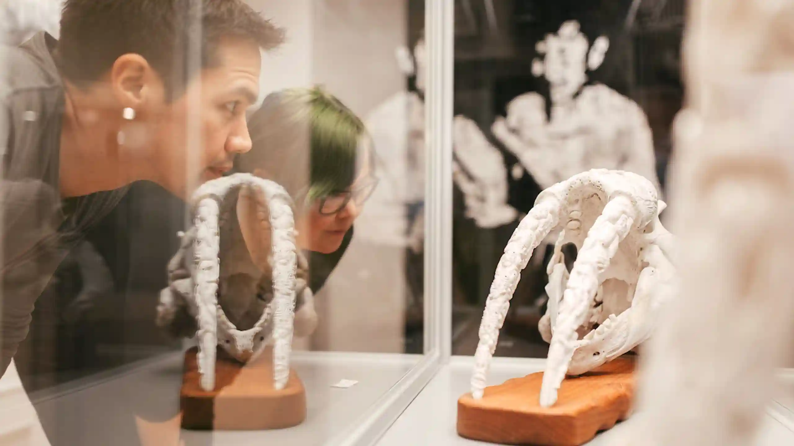 Looking At Carving Art, Nuuk. Photo Rebecca Gustafsson , Visit Greenland (1)