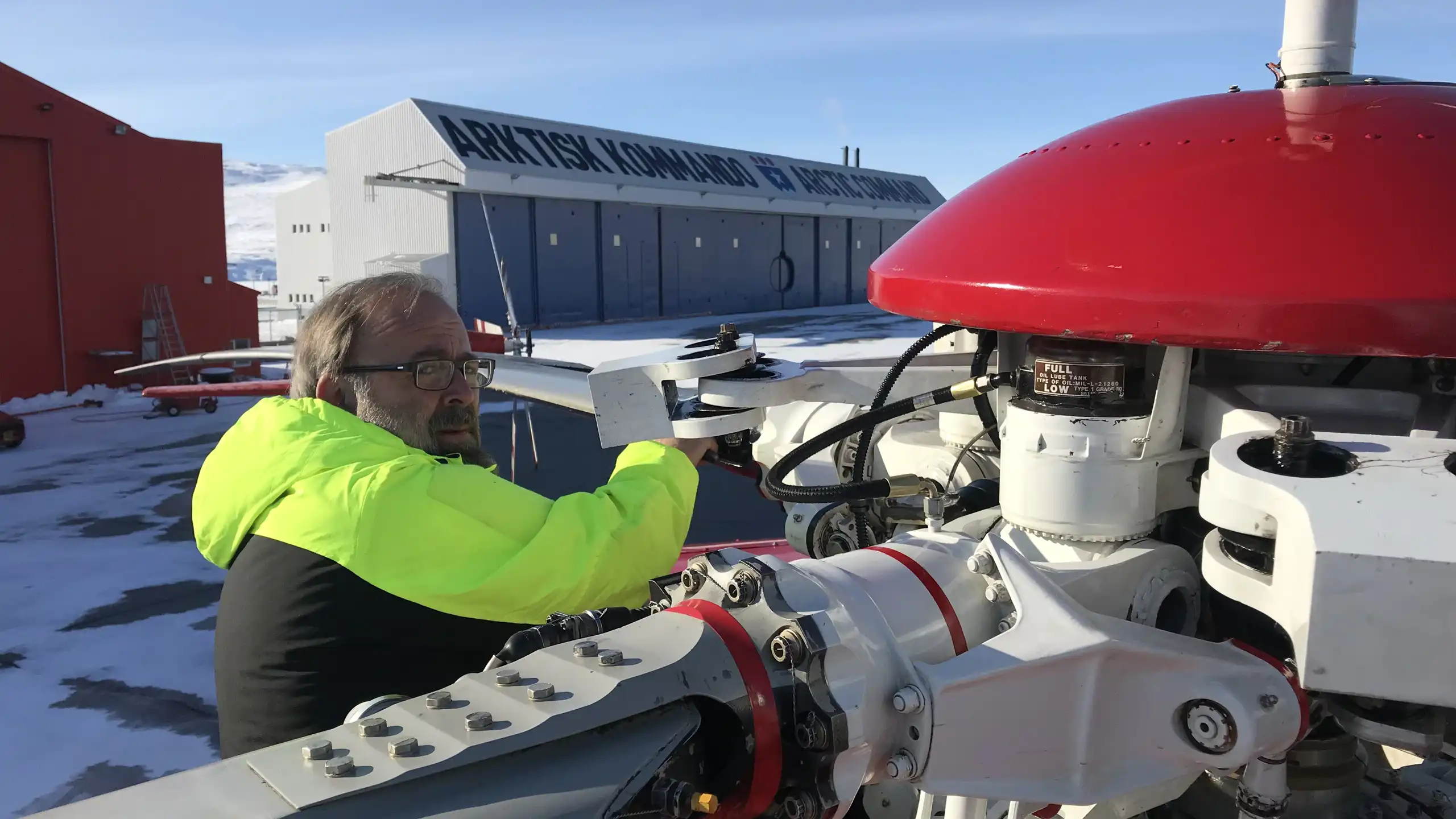 Kangerlussuaq 2018 S-61N OY-HAG rotor blade pressure test. Photographer Steen Berthelsen