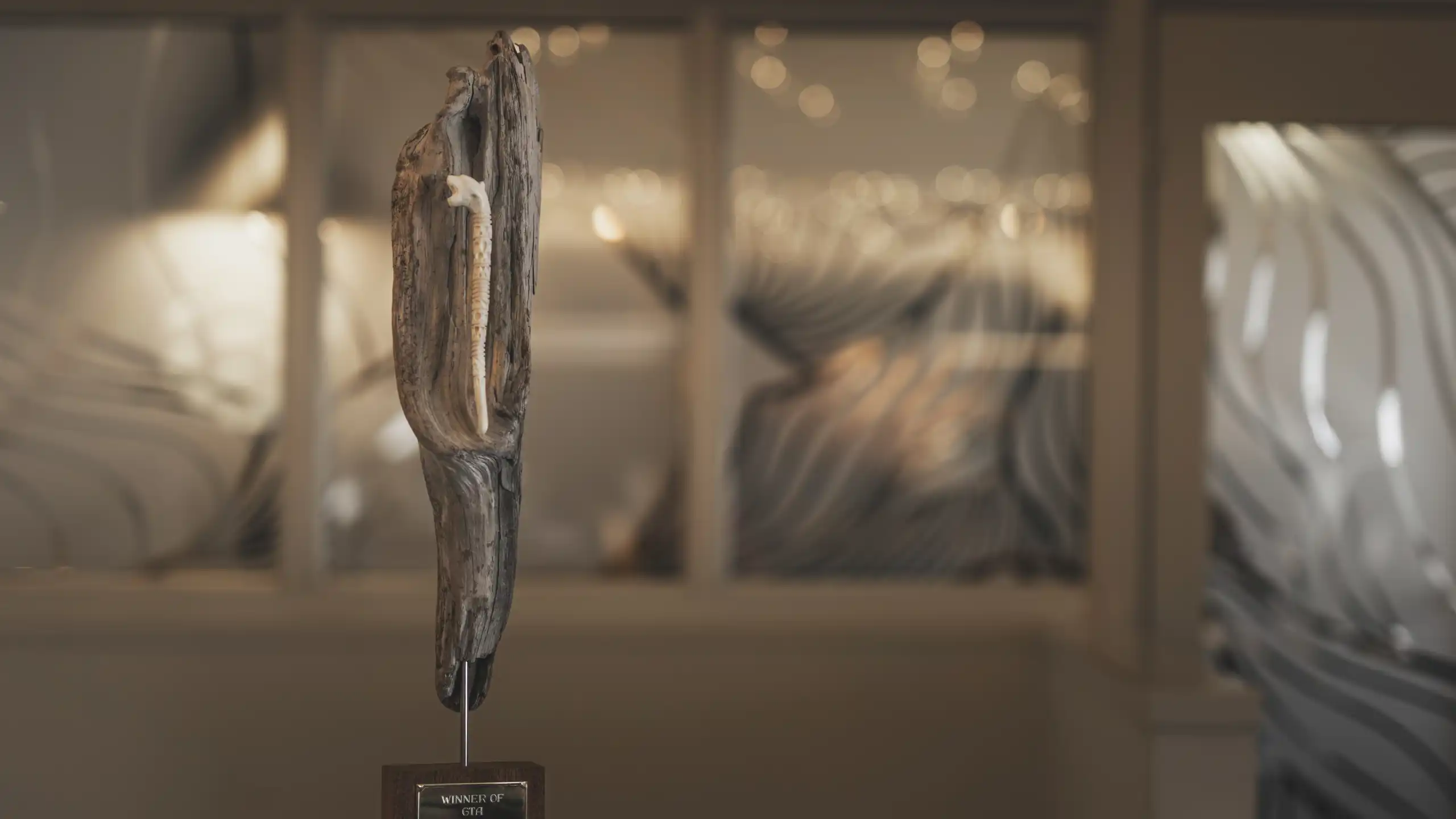 This years trophy is designed by craft artist, Kim Kleist-Eriksen